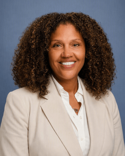 Professional headshot photo of Nicole Evans Jones